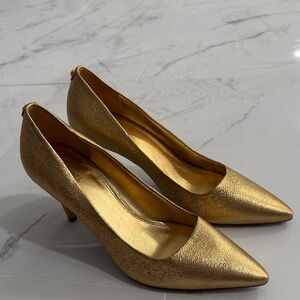 Michael Kors Gold Pointed Heels